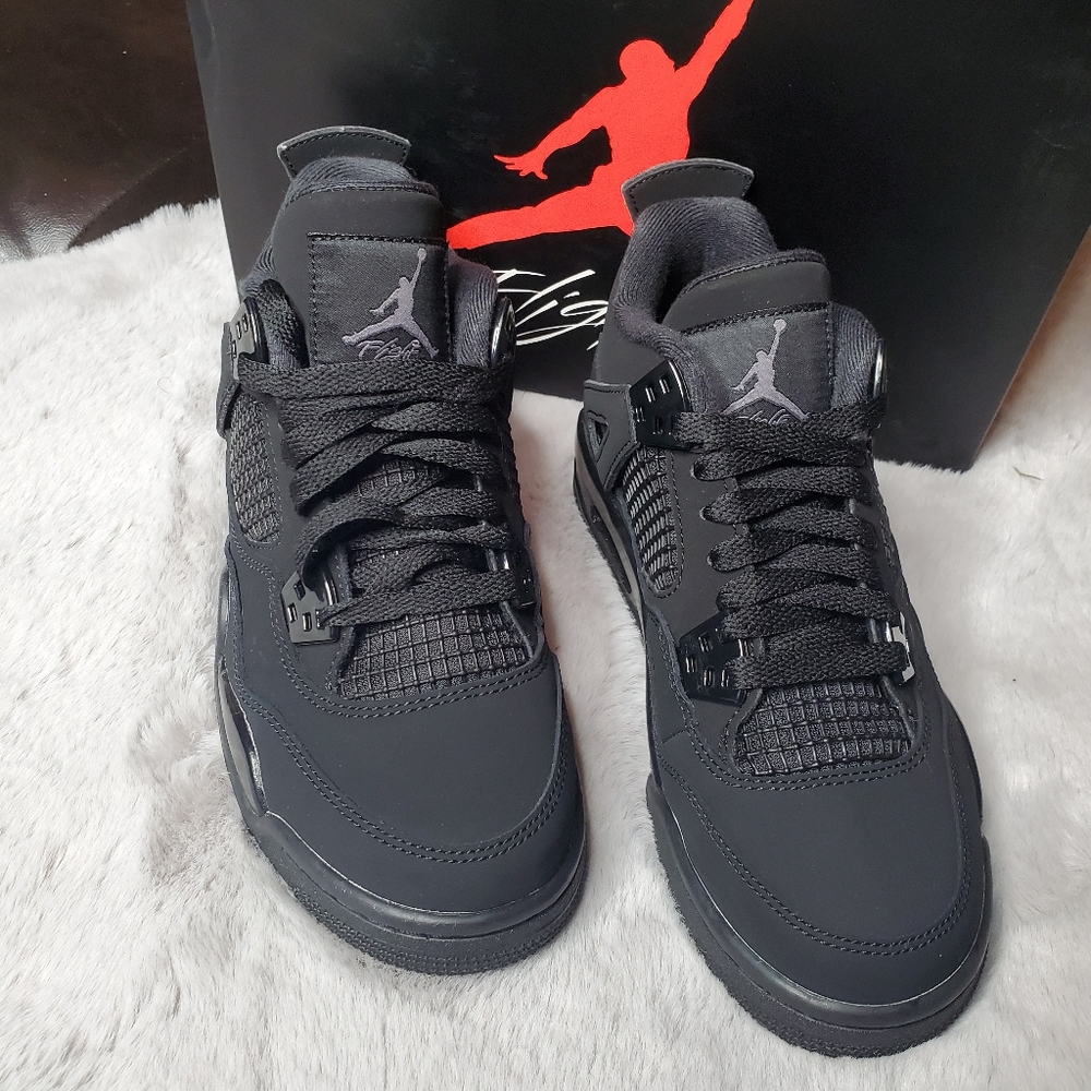 Air Jordan 4 Retro- Black (Grade Scool)